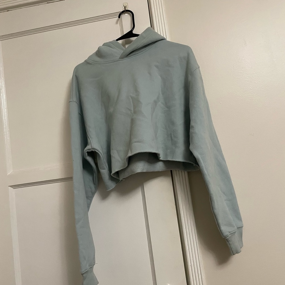 Aritza TNA cropped sweatshirt size L